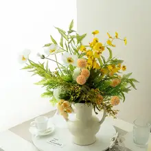 エレガントな陶器の花瓶に入ったフェイクグリーンアレンジ【リビング・ダイニング用・高級感のあるインテリア装飾】