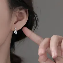 青い蝶の羽デザインのイヤリング【ユニーク・秋冬用・イヤーカフ】