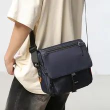 シンプルなカジュアルショルダーバッグ【男性用・アウトドア・軽量・機能的・多ポケット】