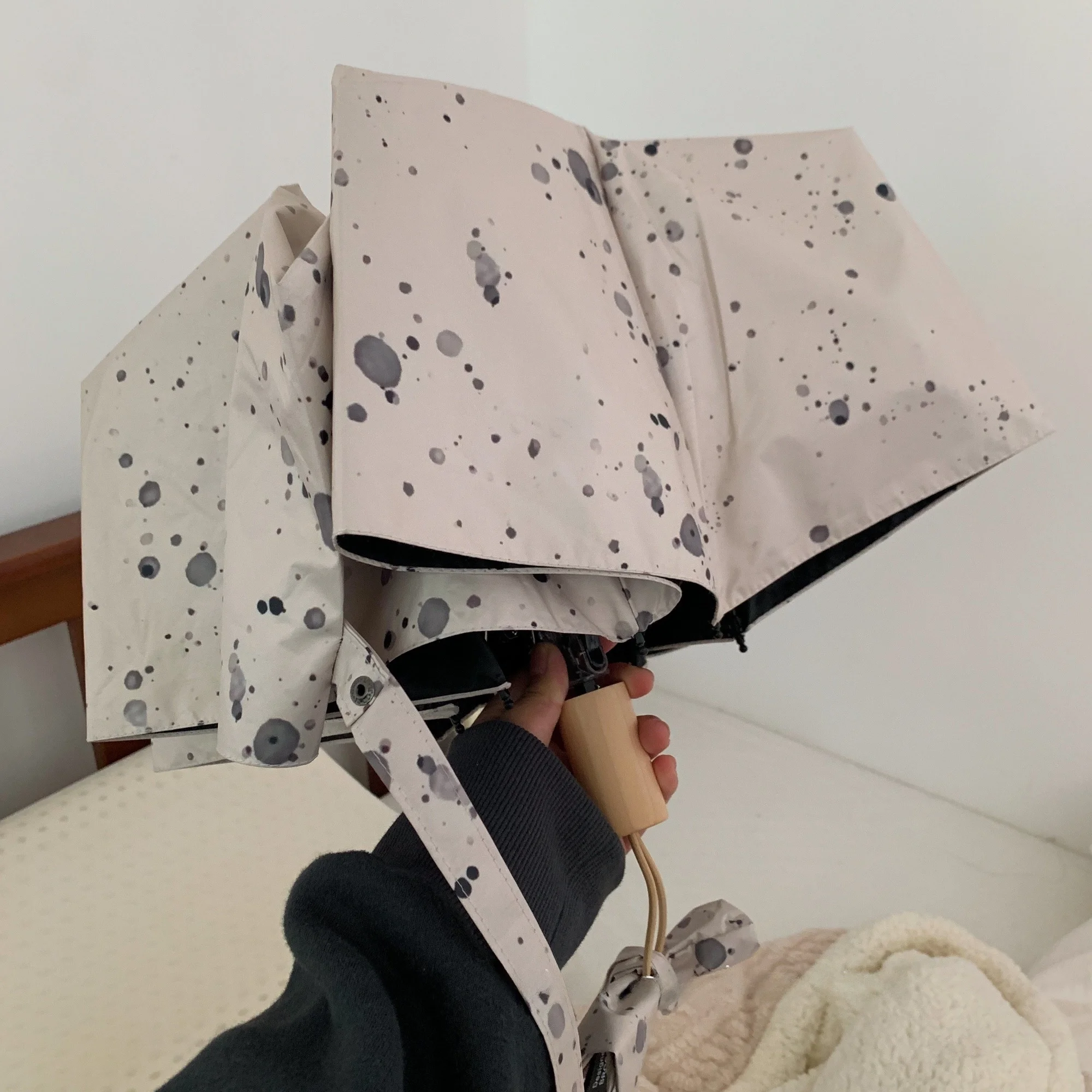折りたたみ傘 撥水の実態：高防晒晴雨傘の耐水性と実用性を徹底検証