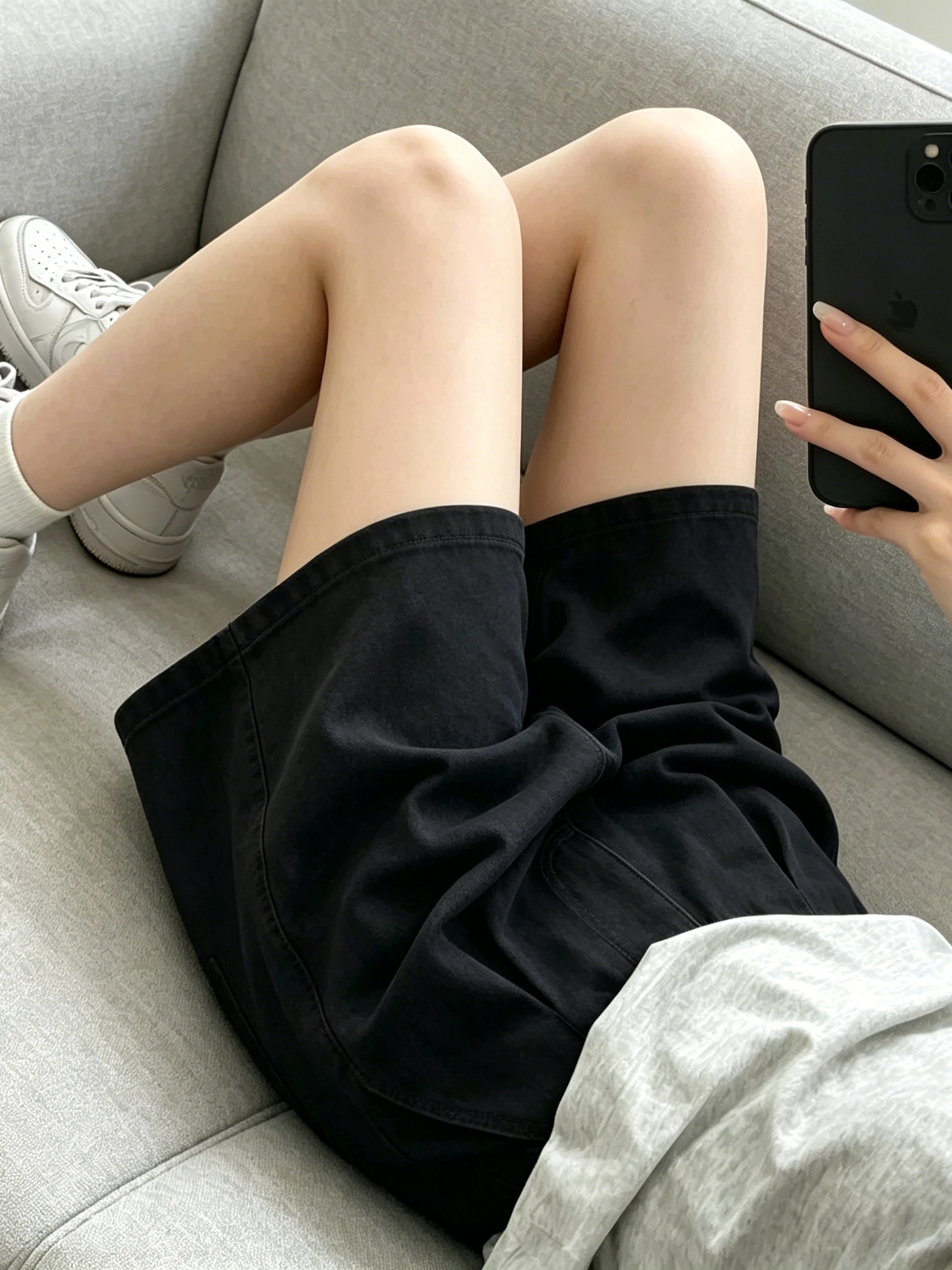 ダメージジーンズ コーデ 夏：ビンテージウォッシュテンセルデニムショートパンツの実用性とスタイル提案