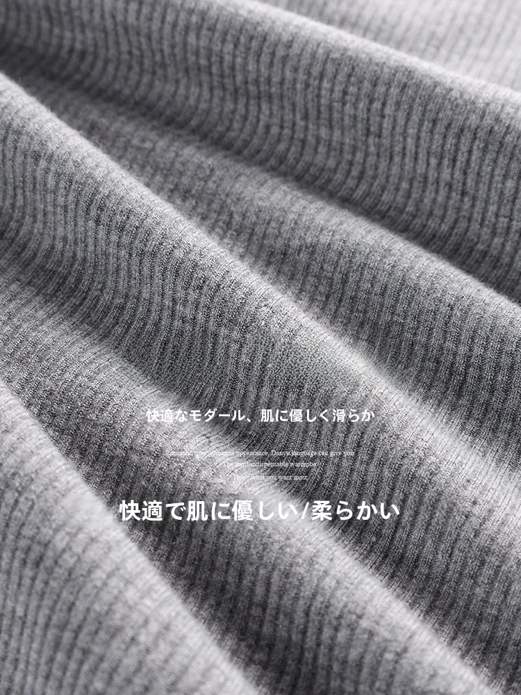 大人可愛い服 50代コーデの選び方｜モダールトップスで実現する安心感とスタイル