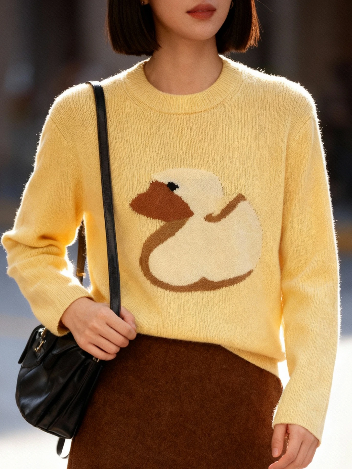 カートゥーン刺繍ラウンドネックニット：シンプルラフスタイルの春シーズン着用ガイド
