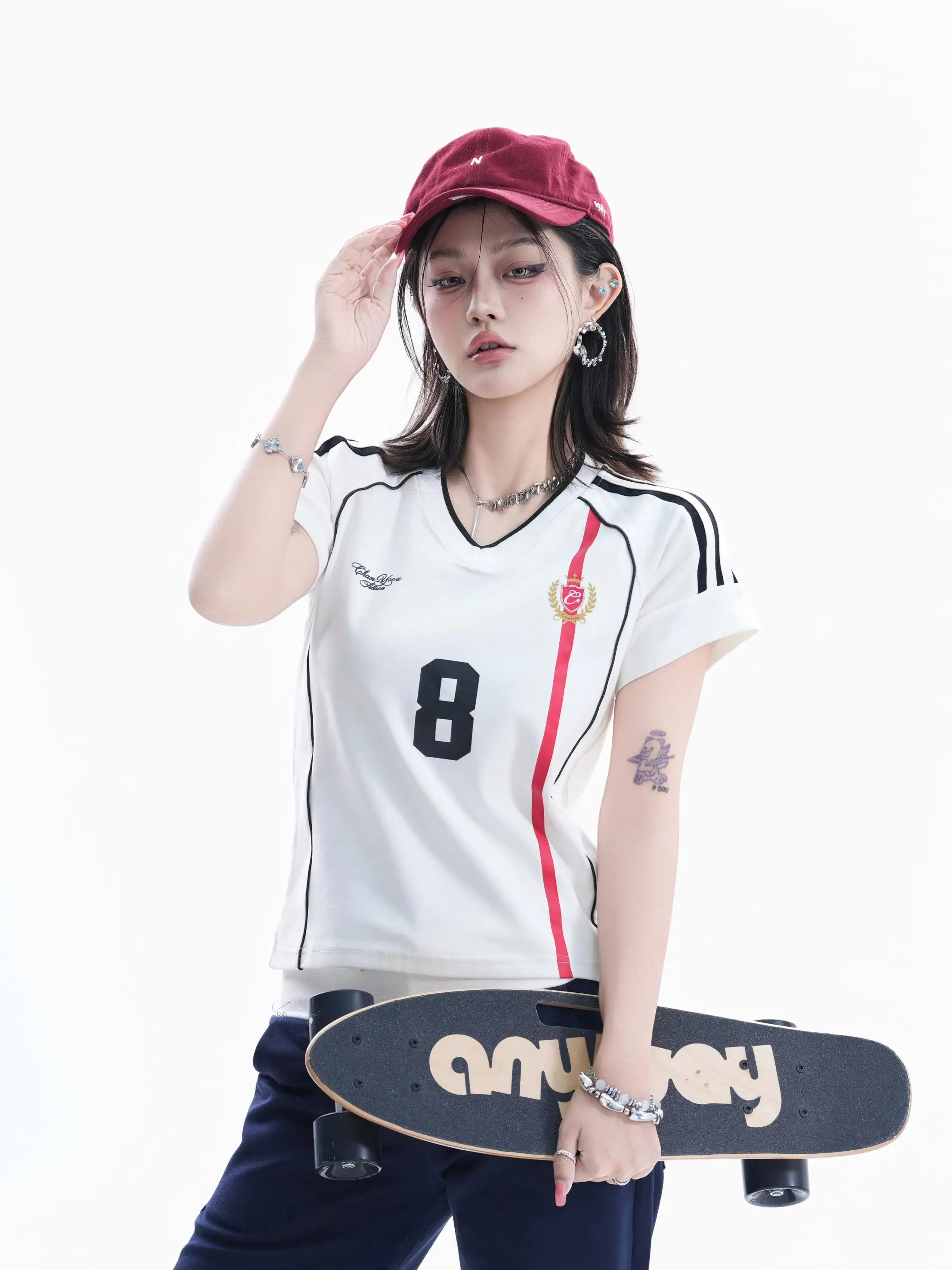 通勤の終わりに、何を着  て過ごすか？アメリカンレトロ風Tシャツがもたらす、心地よい夏のひとときとは