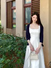 花柄デザインの七分袖カーディガン【ライセンスリヨセル・体にフィット・クラシックスタイル】