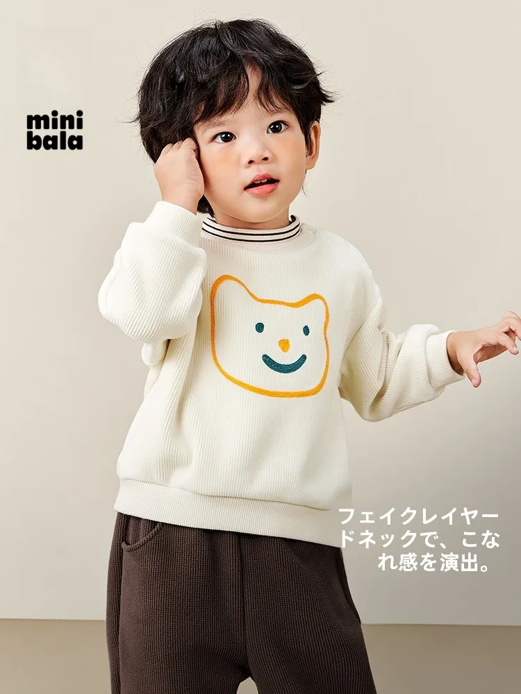 かわいい赤色のふわふわポケット付きパーカー：冬用男女兼用の暖かさと通気性のバランス