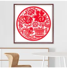 切り絵デザインの平安福魚・錦鯉の刺繍アート【中華風・手作り・リビングや玄関の装飾に最適】