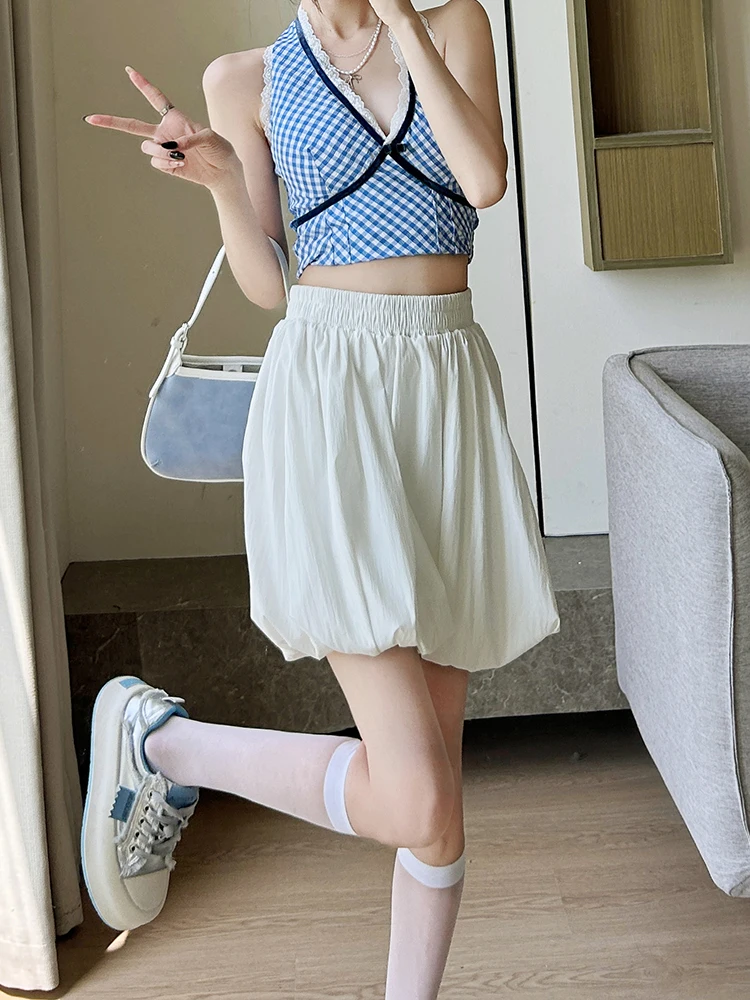 ヒップハングショーツとフレアパンツの違いを知れば、どんなスタイルに合うかがわかる！