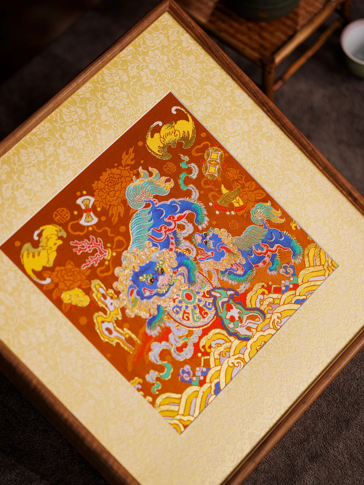 南京云锦の獅子舞刺繍ボール掛け軸：伝統工芸品としての装飾価値と空間適応性