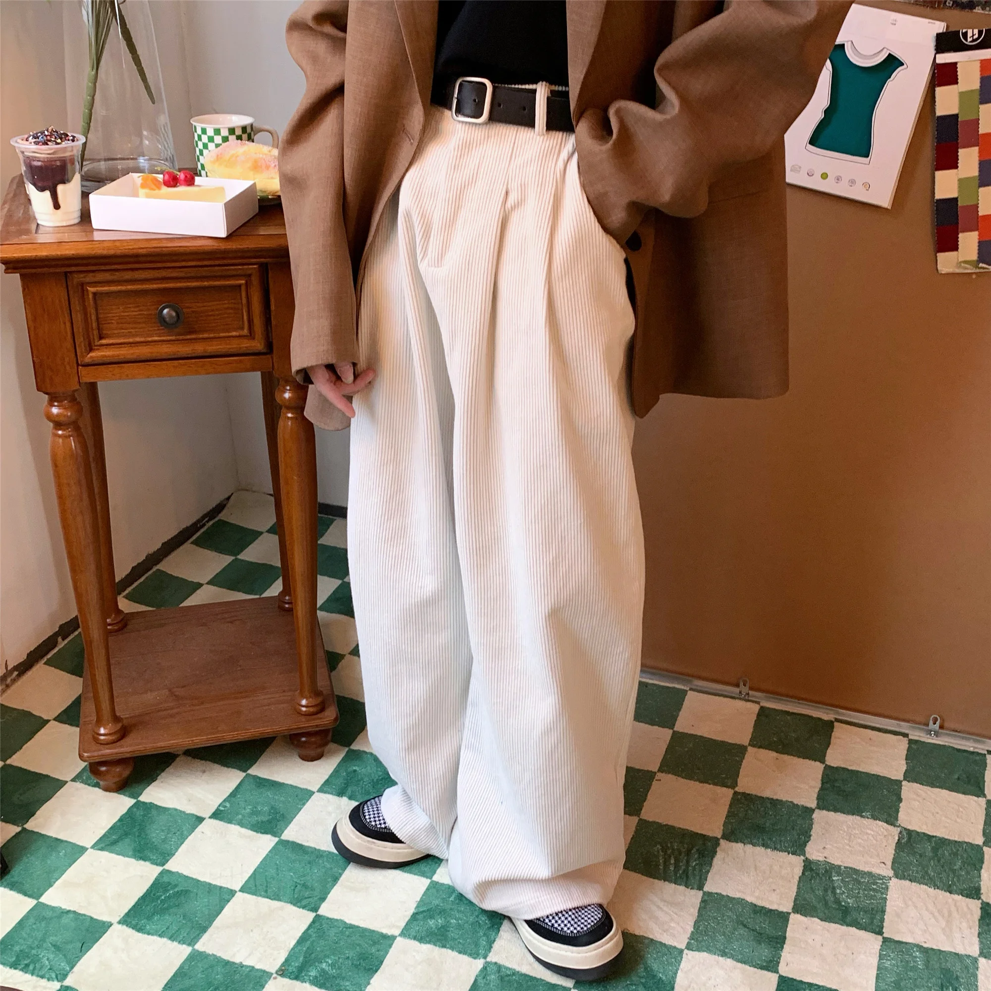 袴パンツ メンズ ダサい って何ですか？それとも、実はこれで解決できる？