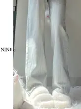 浅い色合いのスリムワイドレッグデニムパンツ【ハイウエスト・ストレート・フィット】