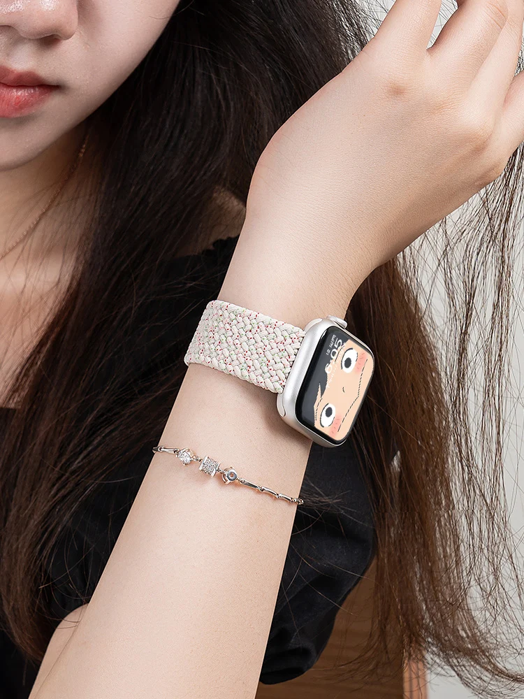 Apple Watch Lineの通知や設定に悩むなら、このナイロンバンドが解決する？