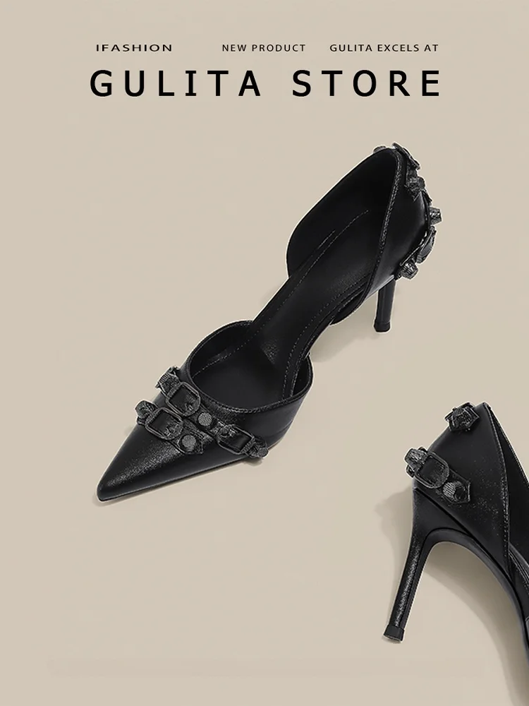 Gulita ブラック ポインテッドトゥ ハイヒールの細跟デザインとスタッズが提供する日常使いの実用性