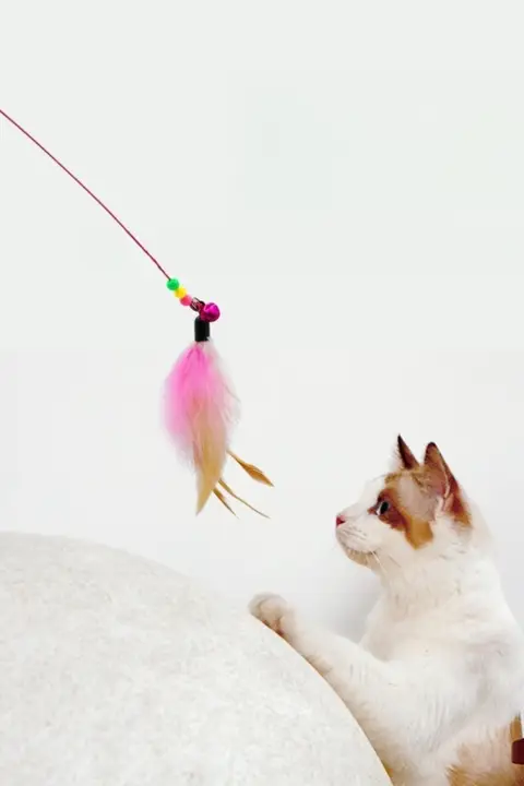鈴付きフェザー付き猫じゃらし【耐噛み鋼線・ペット用】