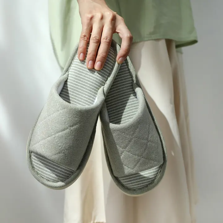 軽量EVA製室内スリッパ【男女兼用・防滑・夏用・静音タイプ】