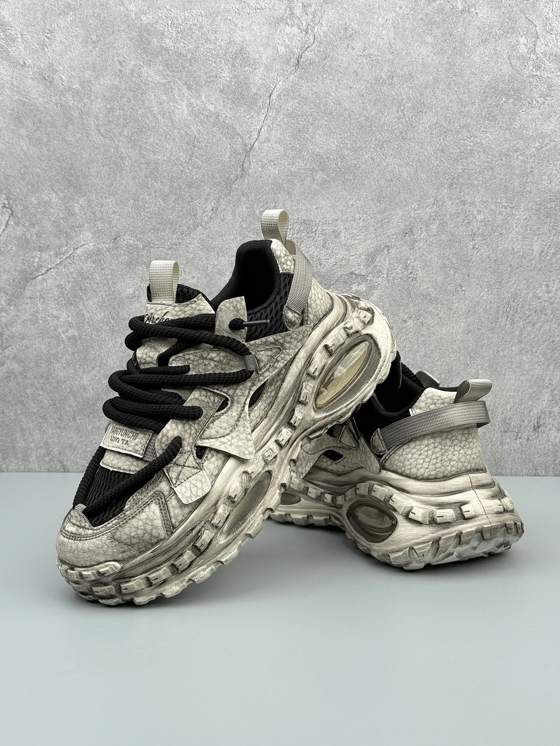 90s hiphop スニーカーのレトロスタイルを再現するヴィンテージ風メンズスニーカー