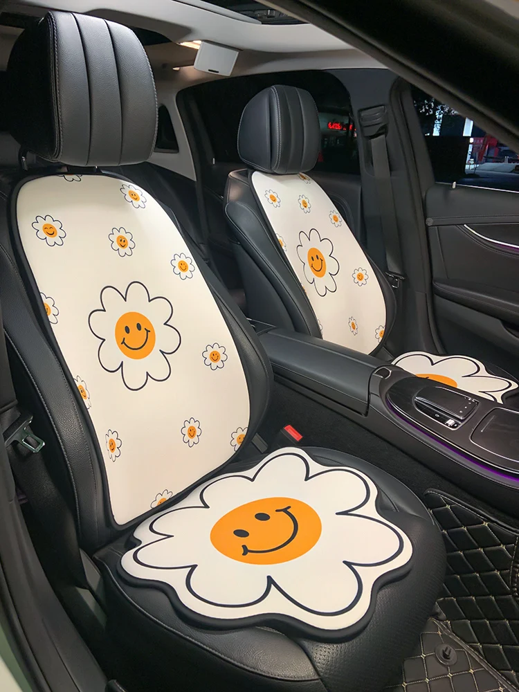 車内装シートを選ぶときに迷うのは、本当に「見た目」だけなのか？