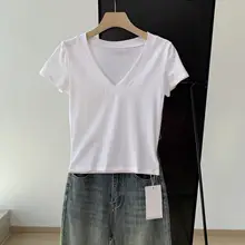 Vネックデザインのフィット感ある半袖Tシャツ【女性用・スリム効果・個性的なデザイン】