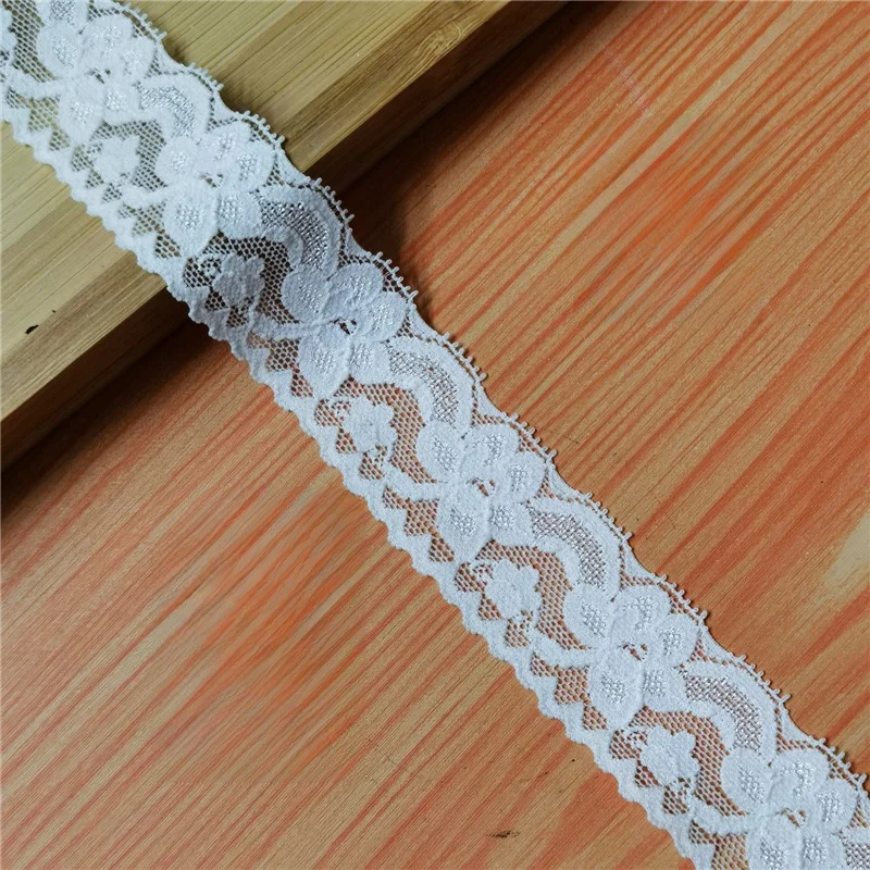 縦格子 DIY が簡単になるための白色レーストリム布地【黒白コンビ】の実用ガイド