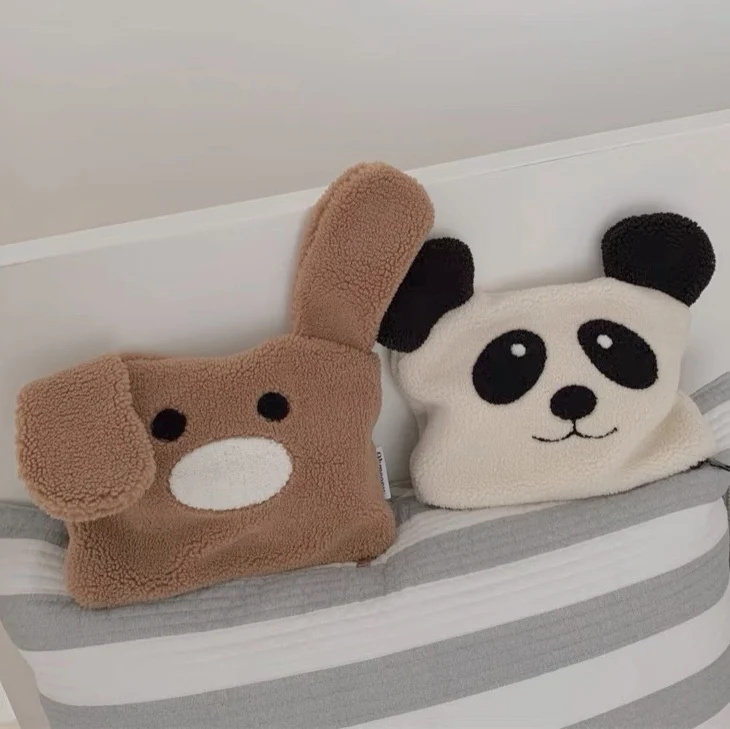 かわいい動物デザインのパンダポーチ：ふんわり羊羔絨で保温機能を実現する信封型バッグ