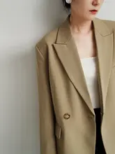 洗練されたデザイン！通勤に最適なミニマル感覚のジャケット【春用・女性用・フィット】