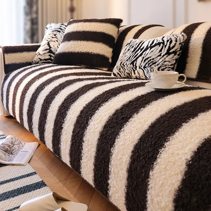 高級感漂うフリースソファクッションカバー【滑り止め付き・秋冬用】