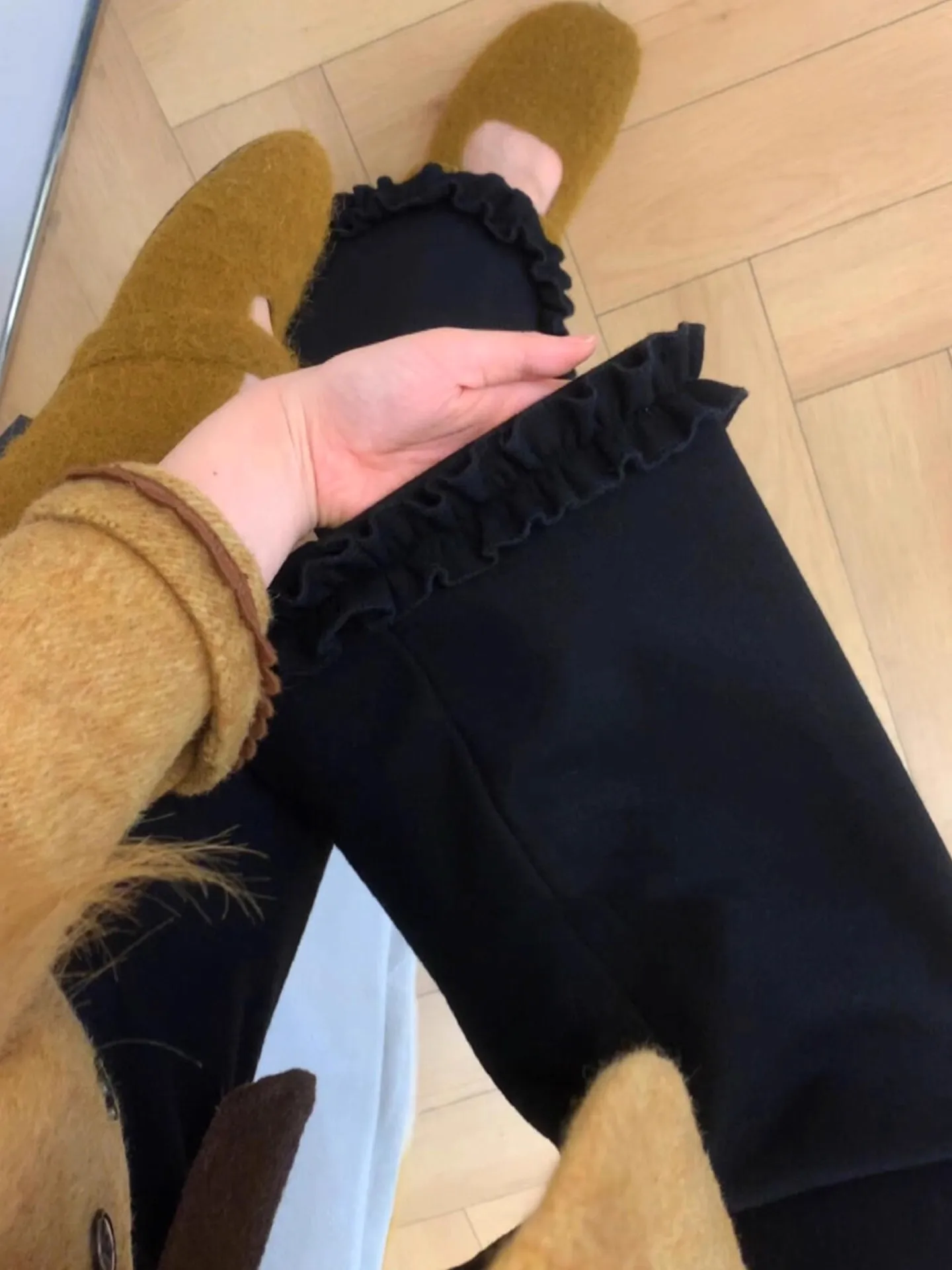 生成りパンツの選び方で悩んでいる？この1着で通勤から夜の散歩まですべてを解決できる