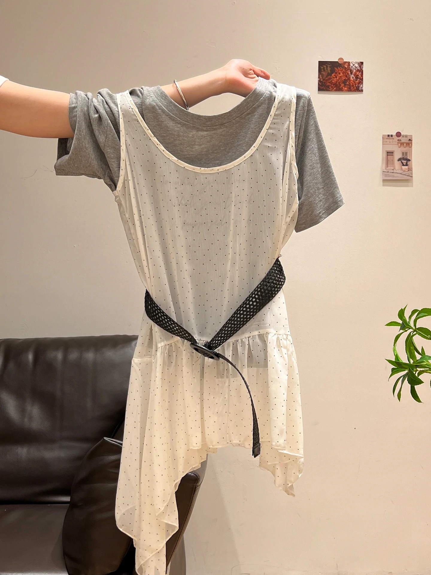 ノースリーブワンピース tシャツ 重ね着のベストな選び方は？4選で春から秋まで使えるスタイルを構築
