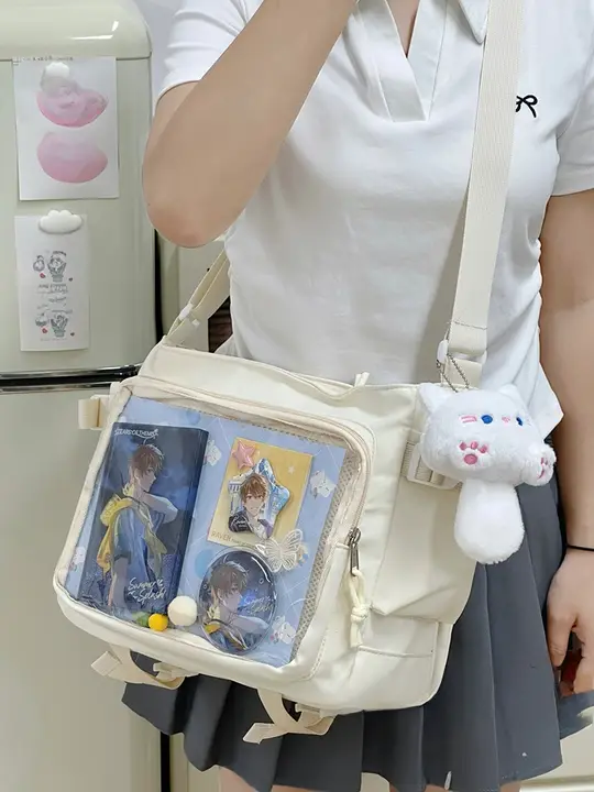女子向け 斜め掛けバッグ【カジュアル・大容量・学生用・二次元デザイン】（セットアップ対応）