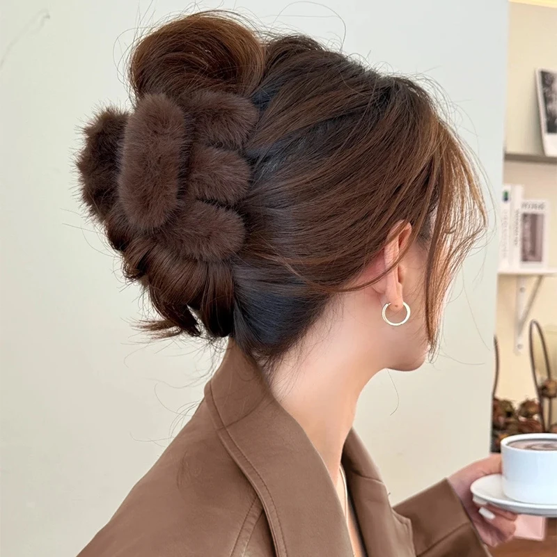 お団子に使うヘアクリップは、どんな素材がおすすめ？高級感と手作りの楽しさを融合したパンプキンクリップの選び方