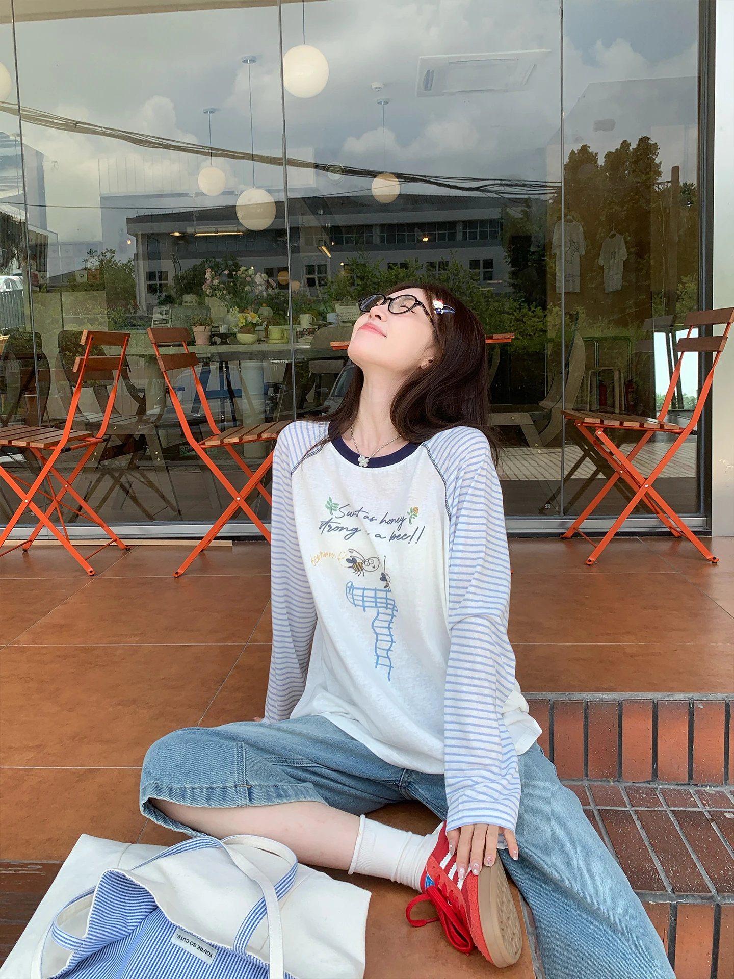 日焼けに強い長袖Tシャツはどのように選ぶ？白色ストライプの涼しさと防護力が融合したアイテムがおすすめ