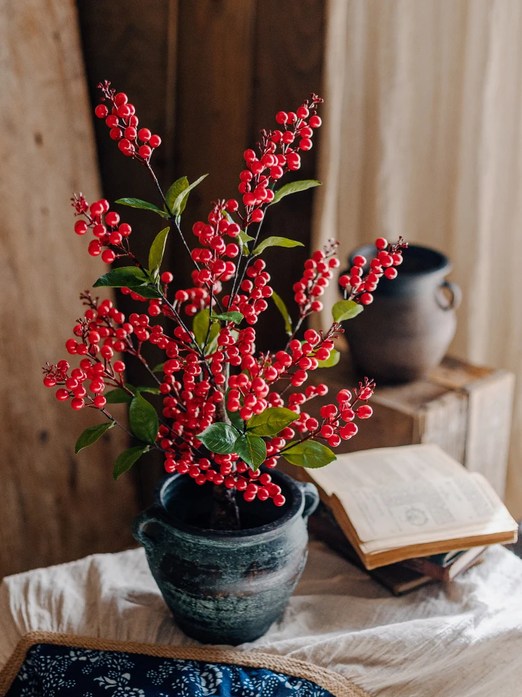 センスのいい寄せ植え 冬花壇としての赤い実のフォーチュンツリーの実用性とデザイン特性
