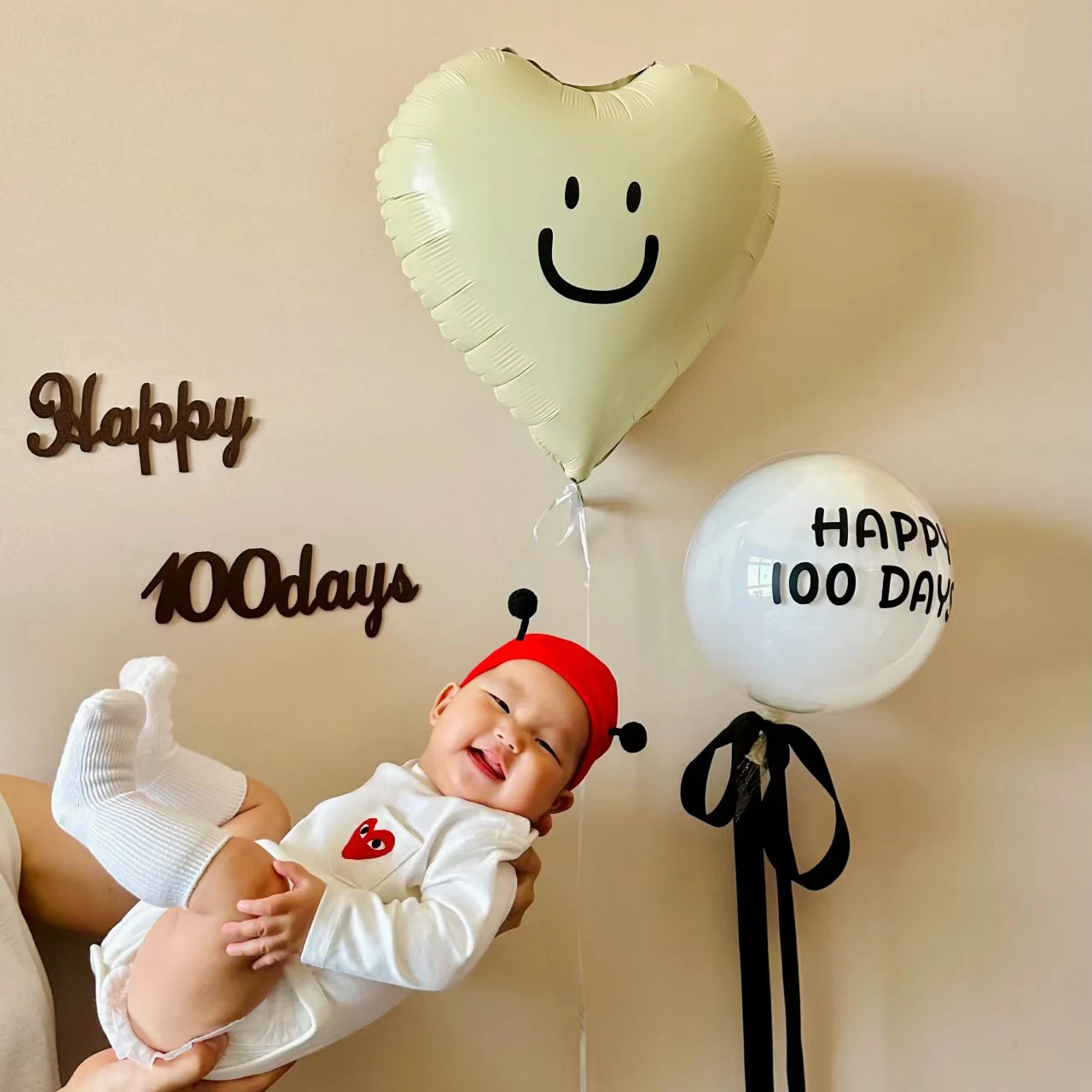 お祝い用ベビーシャワー装飾：月齢フォトプロップ・バルーン・誕生日背景の使い方とシーン別ガイド