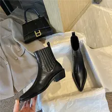 スタイリッシュなレディースショートブーツ【本革・太ヒール・先細デザイン・春秋用・アンクルブーツ】