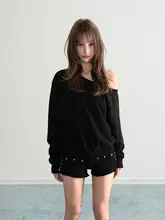 黒のオフショルダーオーバーサイズスウェットシャツ【秋用・長袖・アメリカンヴィンテージ】