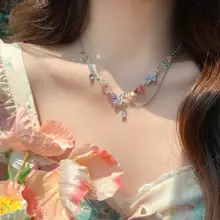 デザイン性の高いカラフルな蝶のネックレス【ロックバリュー・女性用・鎖骨チェーン・アクセサリー】