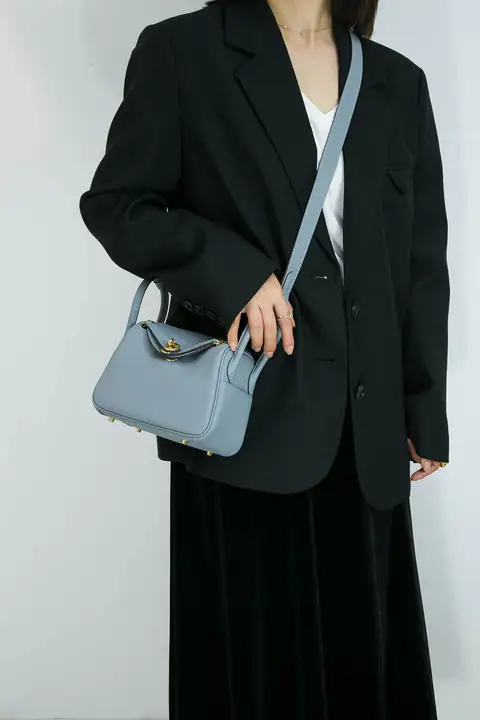 TEAMLADY 本革製 ソフトクッションバッグ【霧がかった青・斜め掛け・女性用・スマホ収納・医療用】