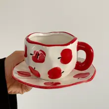 レトロ手描きリンゴデザインコーヒーカップとソーサー【ラテ・午後のティー用・ユニークなギフト】