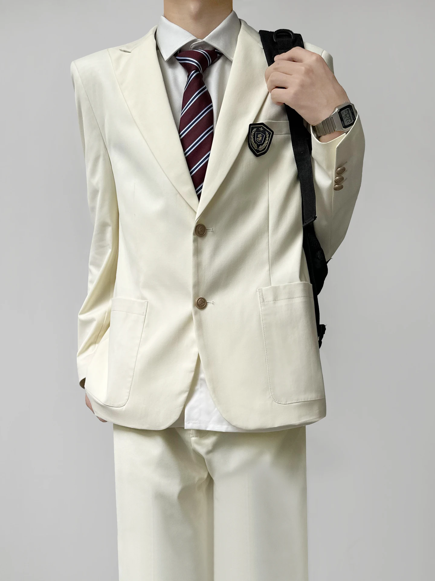 学生用秋季西洋服【学院風・デザインスーツ】：中古制服販売で選ぶべきデザインとサイズ対応