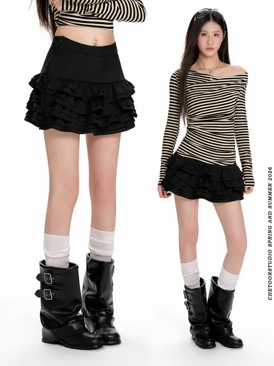 黒いケーキデザインのふわふわミディスカート【ハイウエスト・Aライン・小柄向け】