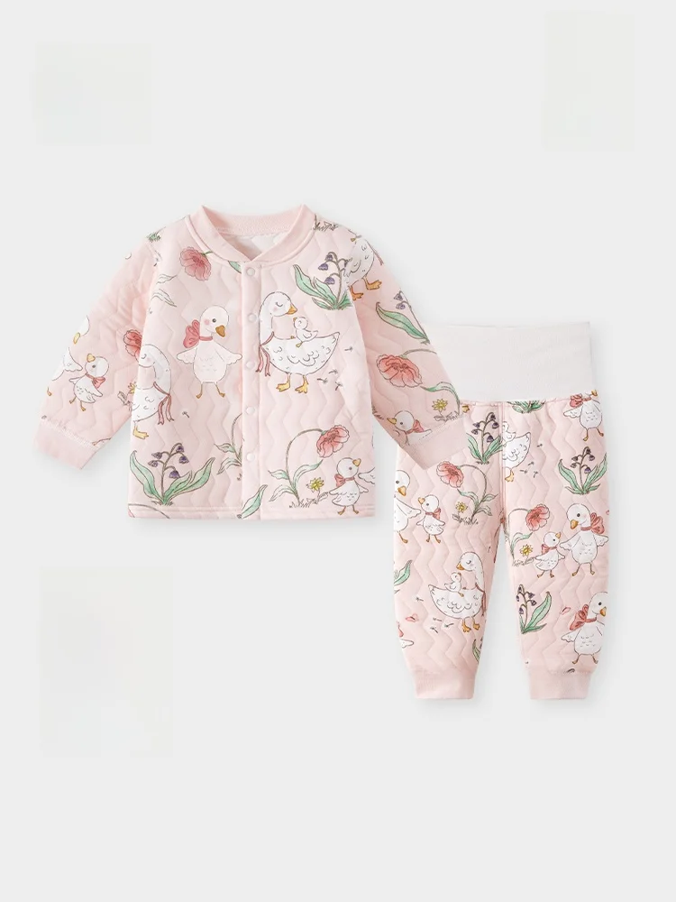 1歳の赤ちゃんにぴったりな秋冬用綿100%分体長袖シャツとパンツセット