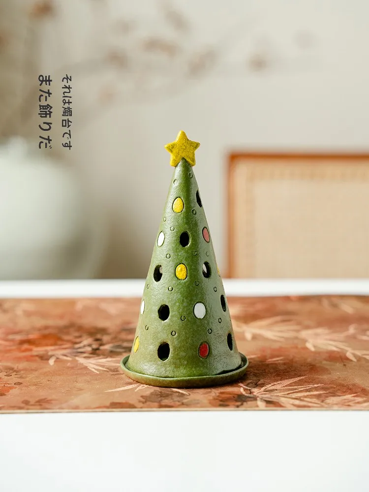 クリスマスツリーに差し込む一瞬を、どう表現する？手作り陶器キャンドルホルダーの心地よさを体感