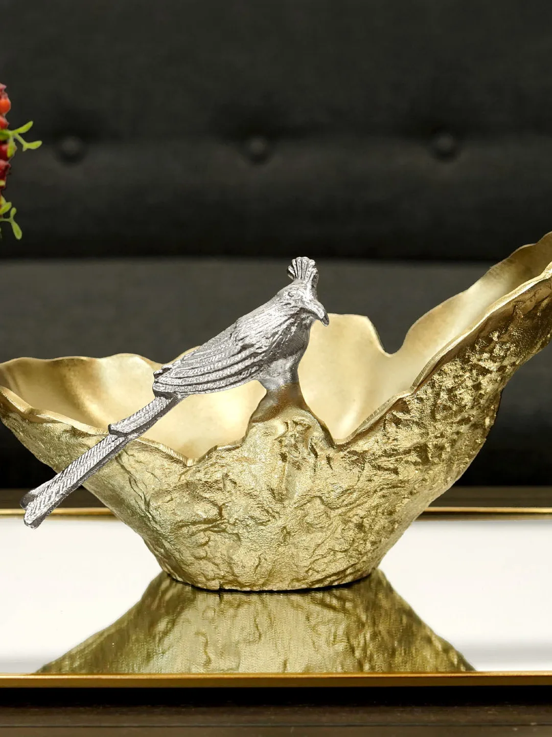アートデザインのアルミ製鳥型収納プレート：サステナブルノベルティとしての実用性と環境配慮