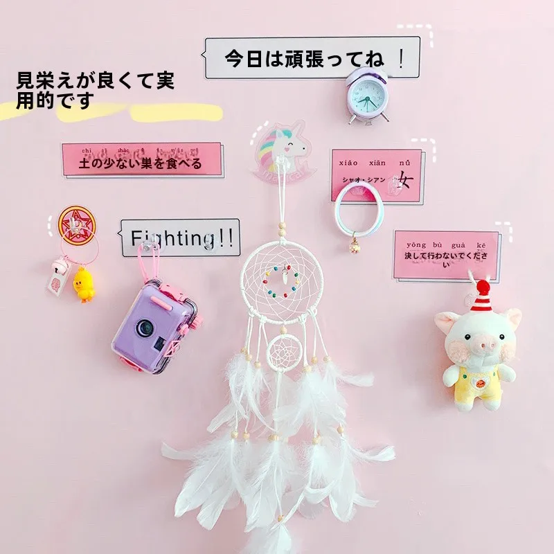 粘着式壁掛けフック：学生寮向けの貼って剥がせるフックの実用性と設置ガイド