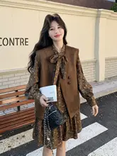 カラフルなヴィンテージ風マタニティベストワンピース【春用・フラワープリント・高級感あるデザイン】（セットアップ対応）