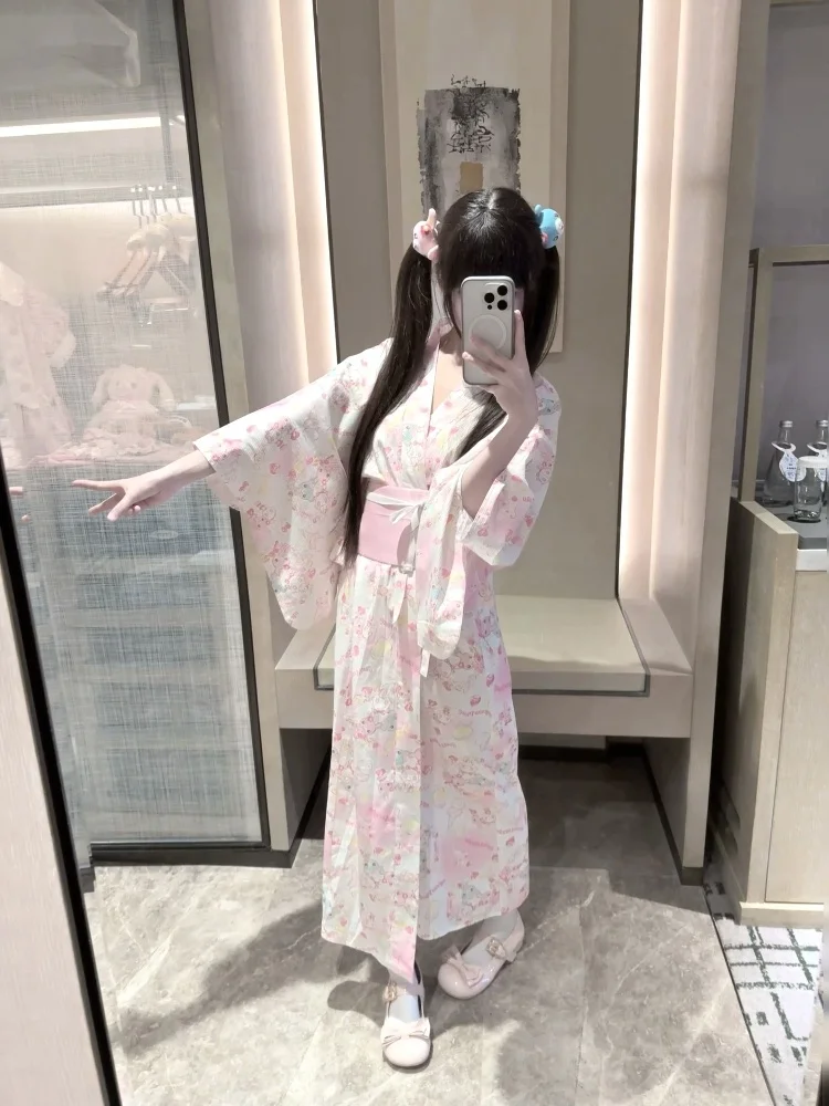 桜柄の可愛い浴衣：ロリータ風綿素材で春夏秋冬を快適に