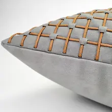 グレー＆オレンジのベルベットクッション【軽量・ソファ用・十字デザイン・インテリア】