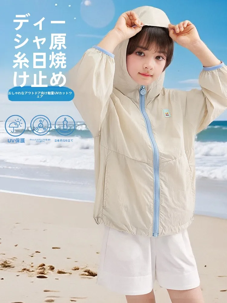 女児用防紫外線フード付きアウトドアウェア：夏用薄手スウェットの実用性と機能性