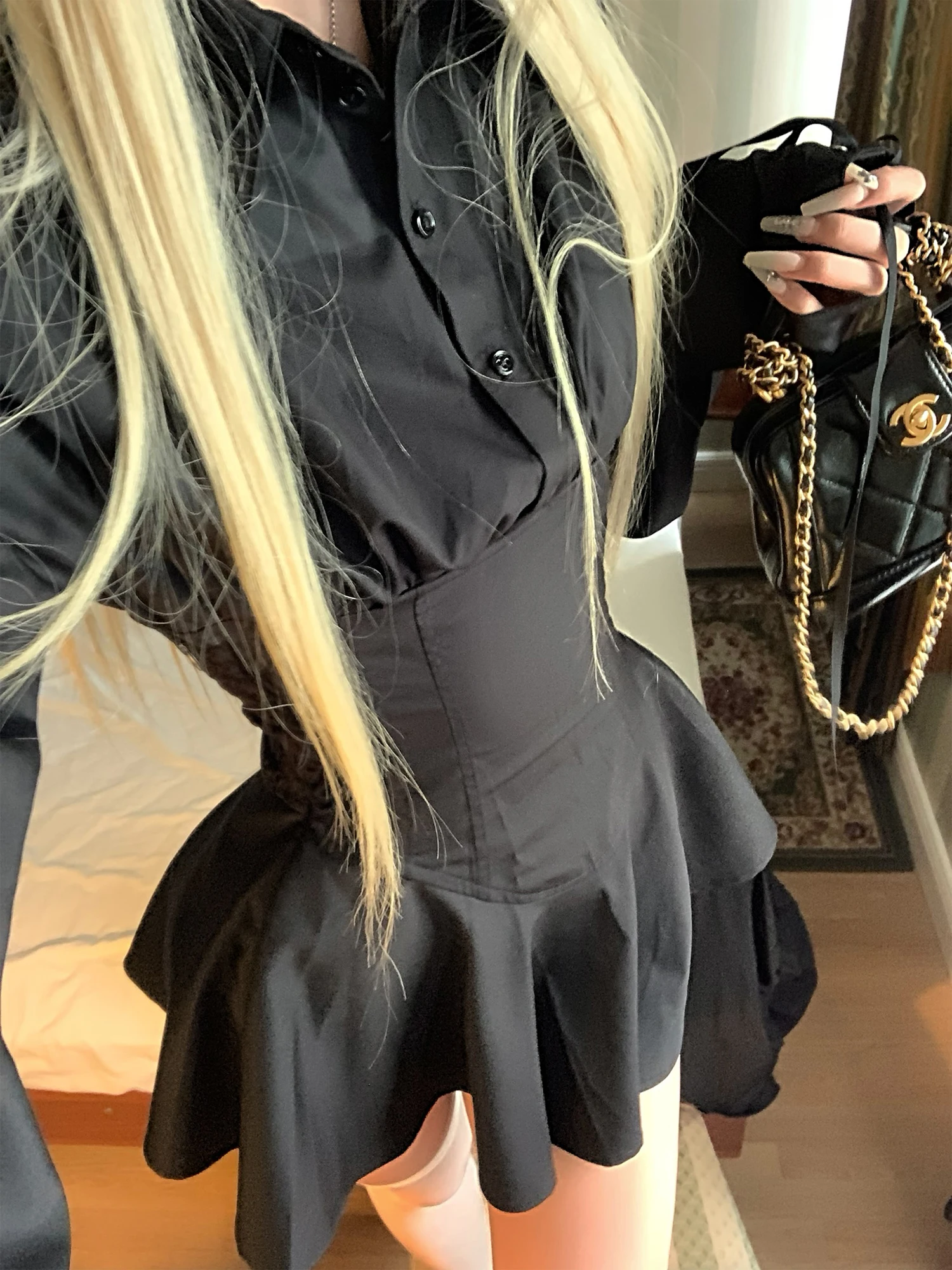 黒い服 復活：ブラックシャツワンピースのスタイルと実用性を解明