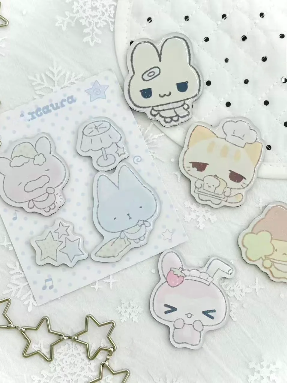 可愛いアクリルマグネット「ねこ・いちご・うさぎデザイン」：2026年人気キャラクターのトレンドと実用性を徹底解説